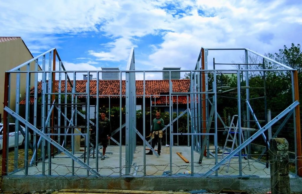 Estrutura de casa em steel frame