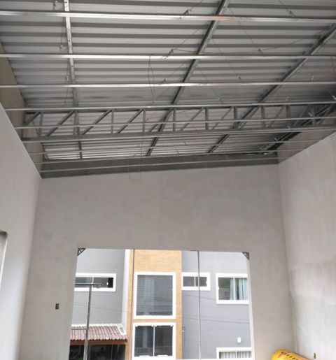 estrutura no forro com caimento